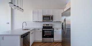 438 Penn Ave Gallery 24