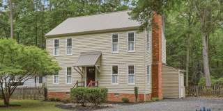 Charming Farmhouse-style Home Adjacent to Huguenot Park! Gallery 1