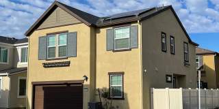 Beautiful 4 bed 3 bath located in Roseville! Gallery 1