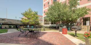 One Bedroom Unit in Wonderful Western Auto Lofts Gallery 13