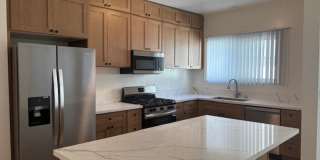 Beautiful spacious and bright apartment in the Pasadena Area Gallery 1