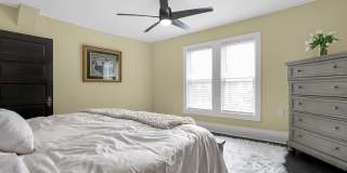 1756 Oak Street Gallery 31