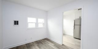 Detached 1 Bed 1 Bath Cottage Gallery 4