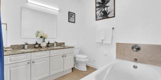 Spacious & Fully Renovated Townhome in East Hollywood – Prime Location! Gallery 24