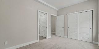 2 Bed, 1 Bath Townhouse with Roof Top Deck Gallery 10