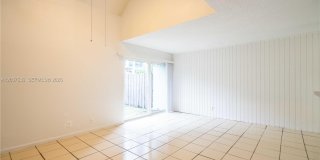 600 N Rio Vista Blvd Gallery 7