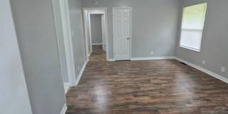 Two Bedroom Duplex Located on Eastside by 38th St and Emerson Ave Gallery 1