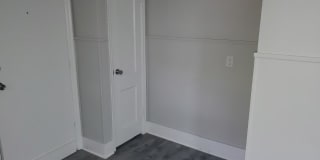 1329 N Meade St Gallery 22