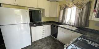 ADORABLE 3 BED 1.5 BATH BUNGALOW -----DEERING ST. Gallery 5