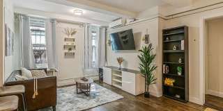 155 E 49th St Gallery 1