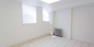 5120 S. Hyde Park Boulevard Gallery 29