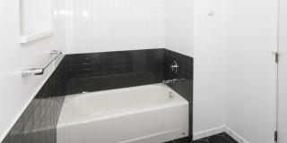 5474-5480 S. Hyde Park Boulevard Gallery 13