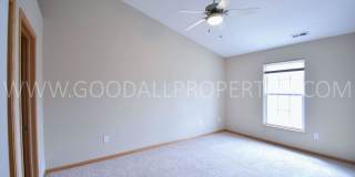 Spacious 2-Bedroom Urbandale Townhome with 2-Car Garage Spacious 2-Bedroom Urbandale Townhome with 2-Car Garage Gallery 9