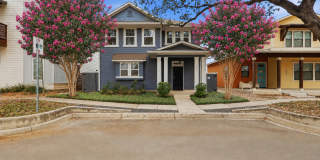 Urban Living in Lavaca – Steps to Downtown & Southtown Dining Gallery 1