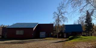 4 bedroom home / Large shop / Washer / dryer in unit Gallery 1