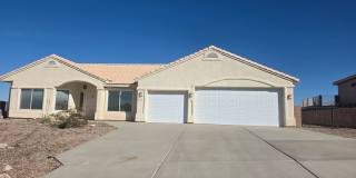 Spacious Sunridge Estates Home with Mountain Views  RV Parking Gallery 1