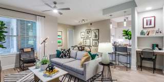 The Montrose at Buffalo Bayou Gallery 9