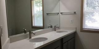 $500 OFF First 2 Months – Spacious 4BR/3BA Home with BRAND-NEW Carpet Throughout, Fenced Yard & 2-Car Garage in Tigard! Gallery 9