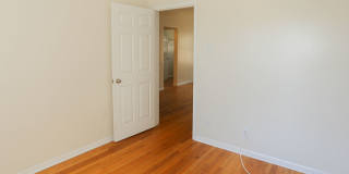 3912-28 N Pine Grove Gallery 55