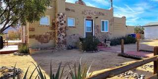 Eclectic 3 Bedroom 1 Bathroom with 2 Offices/Hobby Room Gallery 1