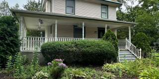 Well maintained 4 bedroom 2 bathroom home Gallery 1