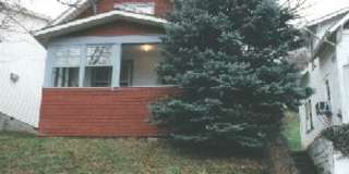 3 Bed/1 Bath Home located close to Sunnyside and Downtown Campus- Available 5/20/2026 Gallery 1