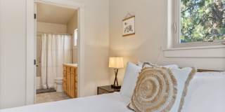 Charming, Furnished 3 bedroom Home w/ Garage Charming, Furnished 3 bedroom Home w/ Garage Gallery 38