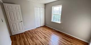 Room in 3 Bedroom Home at Beaverwood Dr Gallery 7