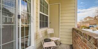 Beautiful 2 bed 1 bath Condo in Aurora Gallery 12
