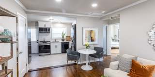 Everly Apartments on Cherry Street Gallery 8