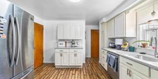 22 JAMES Place Gallery 8