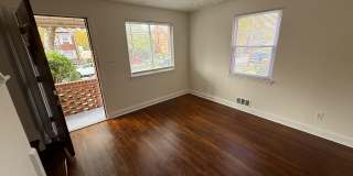374 CHAPLIN Street SE Gallery 10