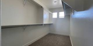 Desert Bluff 4 Bed Home! Gallery 15