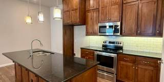 Large 3 Bed, 2 Bath in Beautifully Well-Maintained Neighborhood Gallery 7
