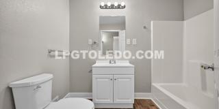 544 Woodsdale Ave. Gallery 16