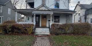 16 Jefferson Avenue - 2nd floor front Gallery 1