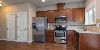 Garage, Backyard, 3 Bedroom - Now Leasing Gallery 6