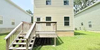 Spacious 4-Bedroom Townhome Gallery 17