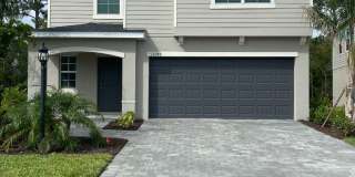 Stunning 5-Bedroom Home in Lakewood Ranch – Modern Amenities, Pet Friendly Gallery 1