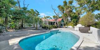 ALL THE CHARM! - Siesta Key 1+ acre on the Bay - 3 bed/ 2 bath pool home Gallery 47