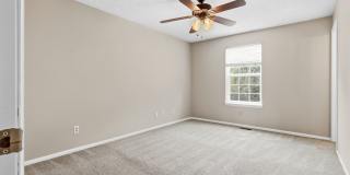 Great location in SE Aurora Gallery 21