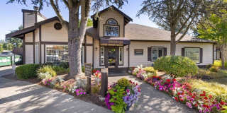 Saratoga Apartments Gallery 15