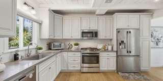 Charming 4BR House in Oakland Gallery 1