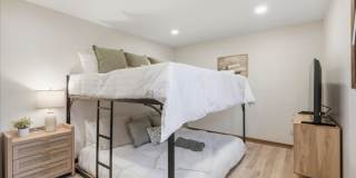 Luxury Lakefront House - Fully Furnished Gallery 17