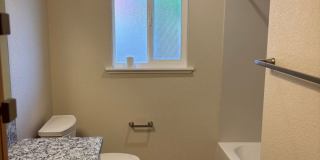 3 BD 2 BA House in Yuba City! AVAILABLE NOW!! Gallery 9