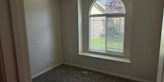 943 Mt Hood | Beautiful bi-level Meridian Home! 3 Car Garage 943 Mt Hood | Beautiful bi-level Meridian Home! 3 Car Garage Gallery 8