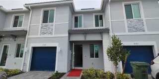 689 SE 13th St Cir Gallery 1