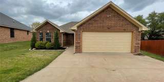 Cute home on FW side of Granbury Gallery 1