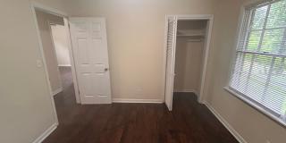 Beautiful 3 BED- 2BA with bonus room fenced in yard Gallery 8