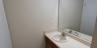 Rustic 2 Bedroom Condo in Convenient Location Gallery 19